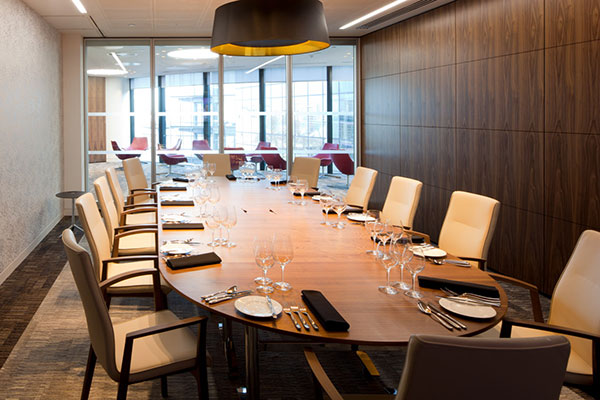 Shadbolt_veneered_panels_in_demountable-partition